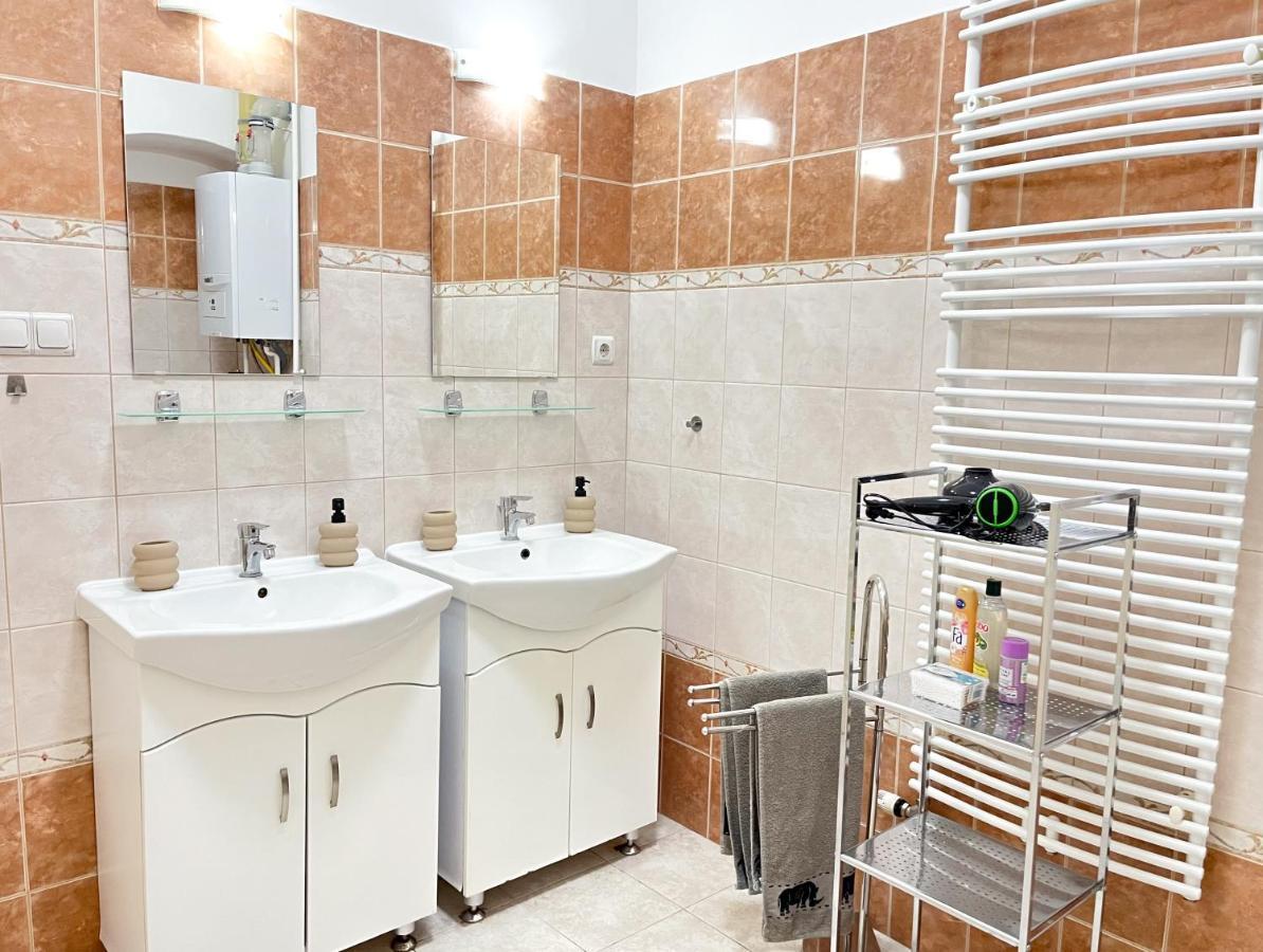 Majestic Residency - 3 Bedrooms Apartmán *